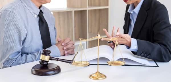 Descubra como conseguir uma bolsa de estudos para Direito