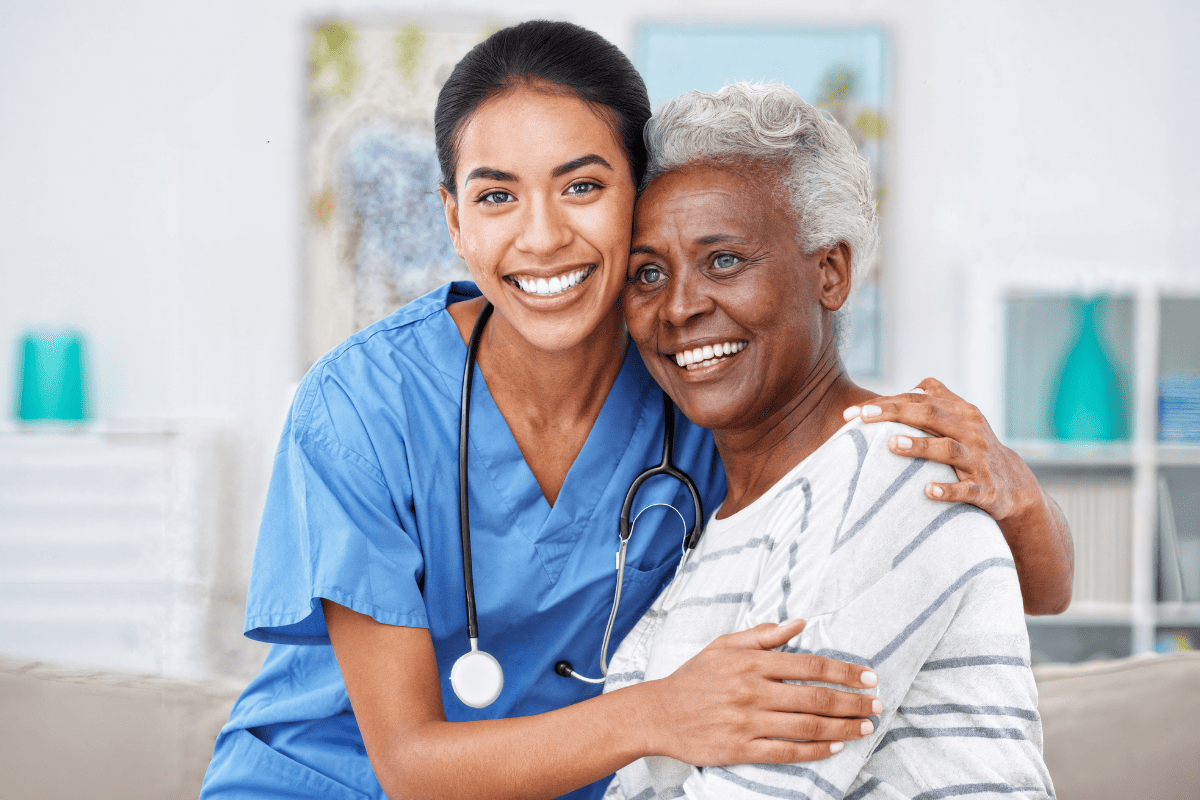 Enfermeira assistencial: o que faz, salário e carreira